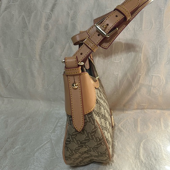 Dooney & Bourke Maritime Small Hobo Handbag like new - Picture 3 of 14